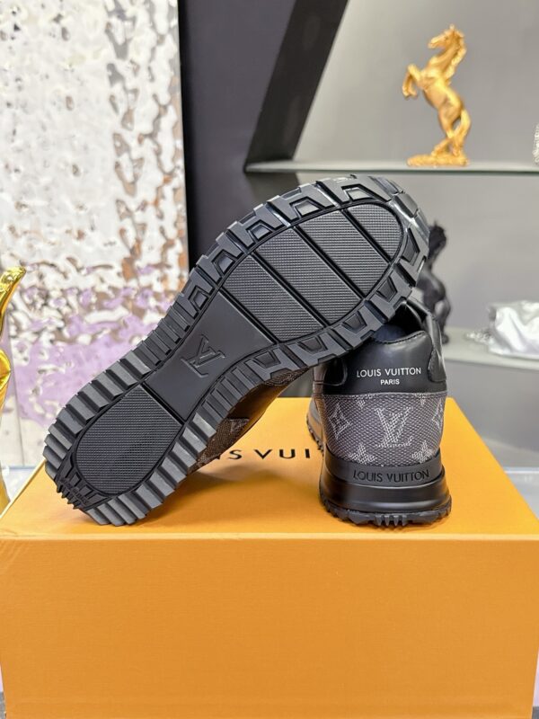 sy_no_B5FC8EE661D4977F6DCE2F0BFD9FD2A8_8 New Louis Vuitton Men's Casual Sneakers – Calfskin with Monogram and Black Rubber Sole
