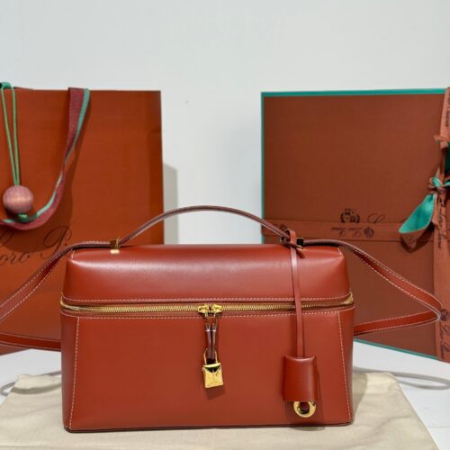 sy_no_B8A1BB87B3D7C9D28F65ABA738CB48DA_0 Loro Piana Extra Bag L27 Shoulder Bag – Saddle Leather (Red)
