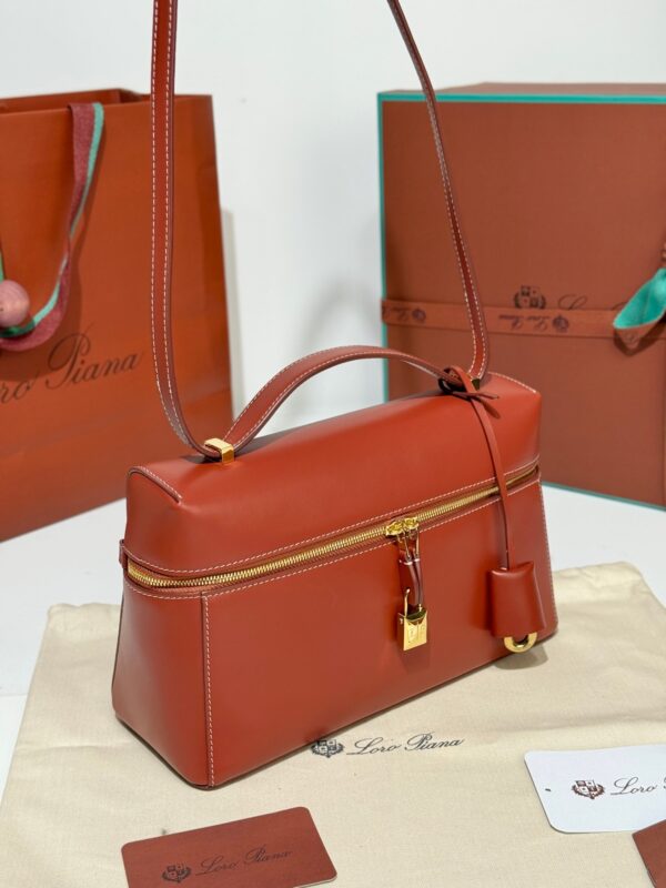 sy_no_B8A1BB87B3D7C9D28F65ABA738CB48DA_4 Loro Piana Extra Bag L27 Shoulder Bag – Saddle Leather (Red)
