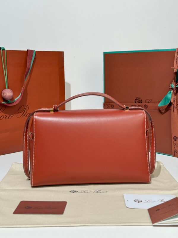 sy_no_B8A1BB87B3D7C9D28F65ABA738CB48DA_6 Loro Piana Extra Bag L27 Shoulder Bag – Saddle Leather (Red)