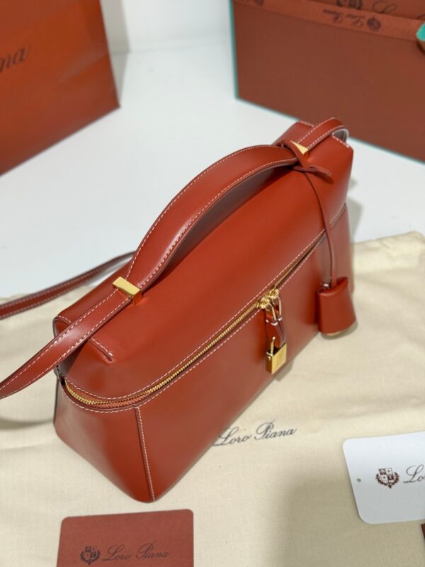 sy_no_B8A1BB87B3D7C9D28F65ABA738CB48DA_7 Loro Piana Extra Bag L27 Shoulder Bag – Saddle Leather (Red)