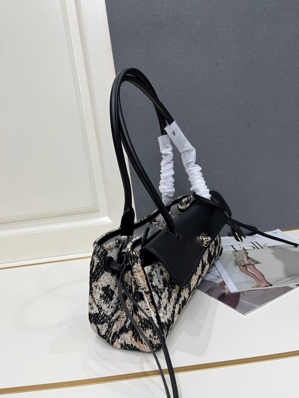 Chanel 2026 Spring/Summer 26SS Togo Leather Tote