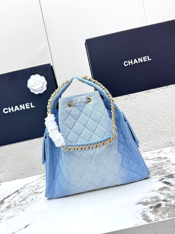 sy_no_BB7CD9784A877BCA8FAD0EBA109E52D9_2 Chanel 25C Medium Hobo Bag – Quilted Denim & Calfskin with Gold Hardware