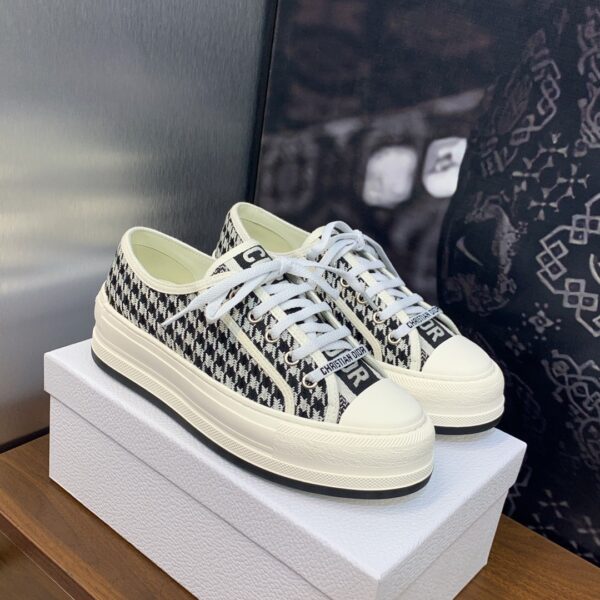 sy_no_BC767618479BAA73CD8835A0EBBE4781_2 Black & White Houndstooth Embroidered Platform Canvas Sneakers