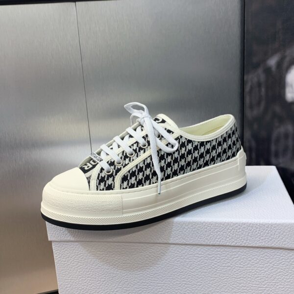 sy_no_BC767618479BAA73CD8835A0EBBE4781_3 Black & White Houndstooth Embroidered Platform Canvas Sneakers