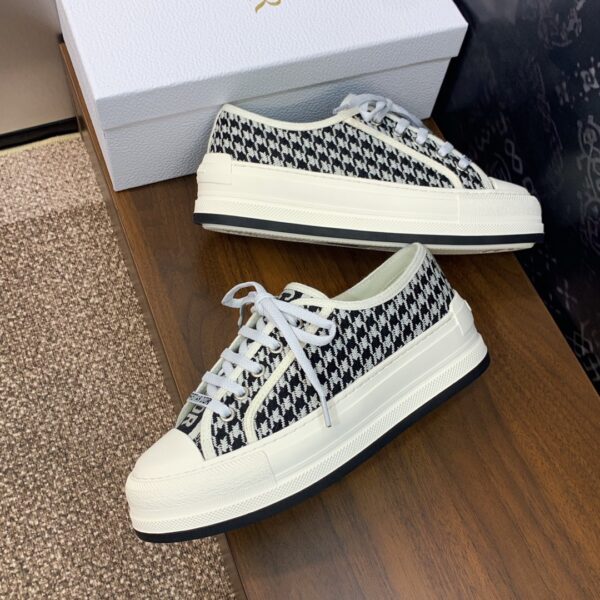 sy_no_BC767618479BAA73CD8835A0EBBE4781_4 Black & White Houndstooth Embroidered Platform Canvas Sneakers