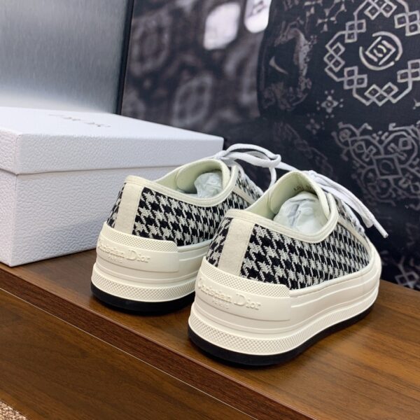 sy_no_BC767618479BAA73CD8835A0EBBE4781_5 Black & White Houndstooth Embroidered Platform Canvas Sneakers
