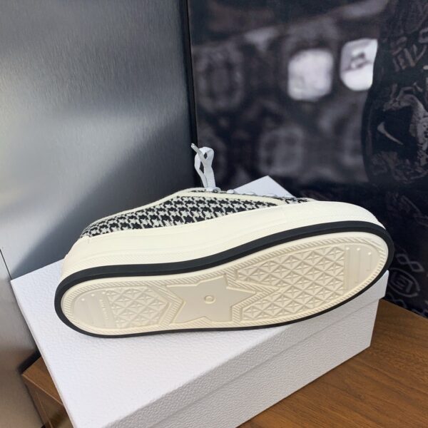 sy_no_BC767618479BAA73CD8835A0EBBE4781_8 Black & White Houndstooth Embroidered Platform Canvas Sneakers