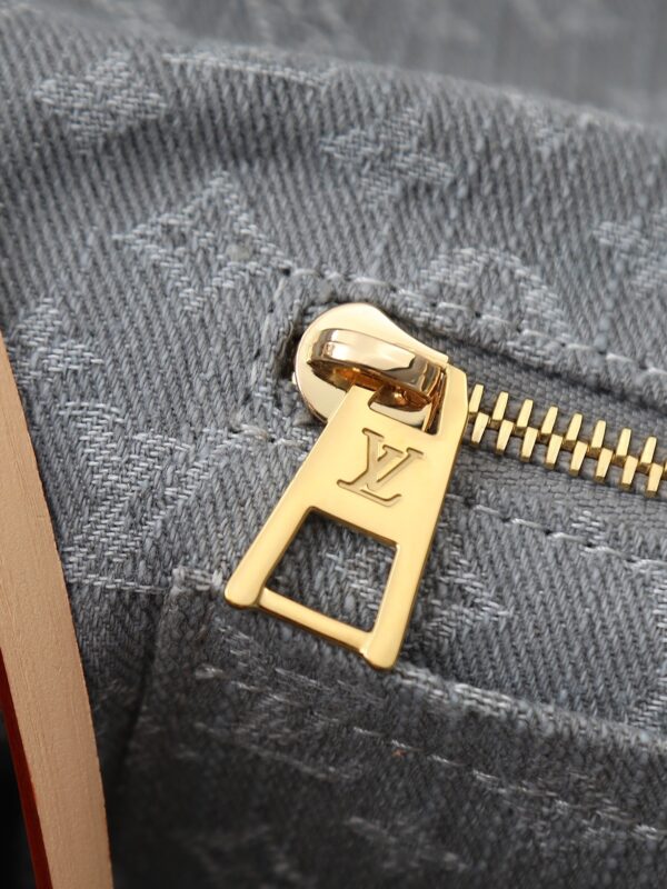 sy_no_BC9D17A7748229EA495BA282D95E271F_6 Louis Vuitton CarryAll MM Denim Tote Bag