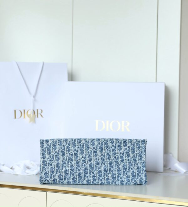sy_no_BCF3F238A6F4AABC9214A35C97005AA5_6 Dior Toujours Tote Bag – Dioriviera Limited Edition