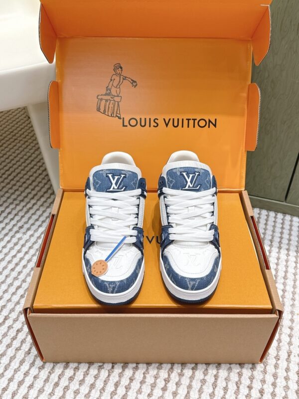 sy_no_BD1B886A1DCA74A26220FB7ED0EE9079_0 Louis Vuitton LV Trainer Maxi / LV Skate Blue & White Monogram Denim Sneakers