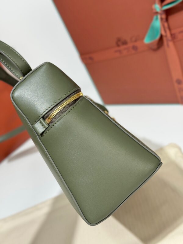 Loro Piana Extra Bag L27 Shoulder Bag – Saddle Leather (Green)