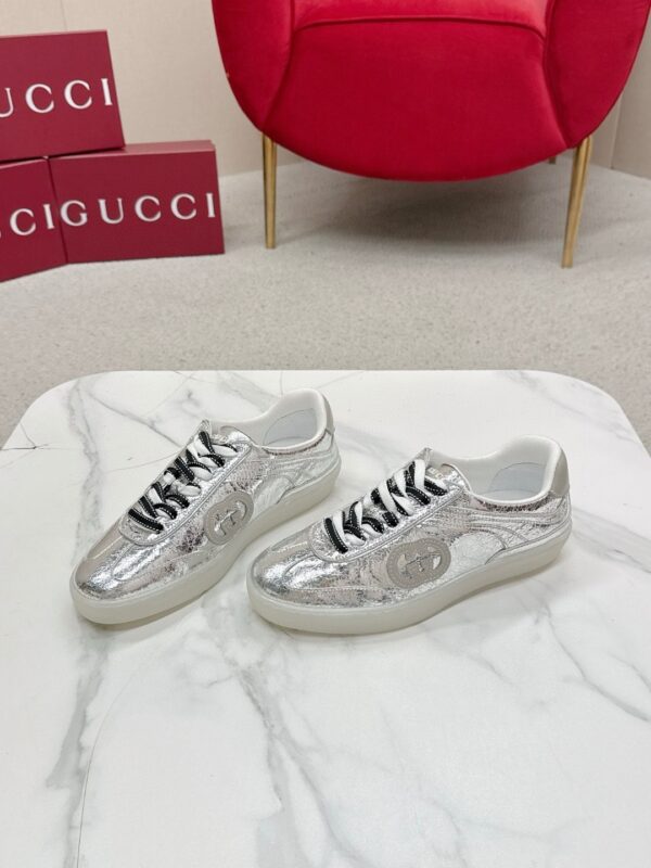 sy_no_BE1CFD3C5428D2F342FC578034C4BFFF_5 Gucci B Sneaker Metallic Silver Leather – Silver