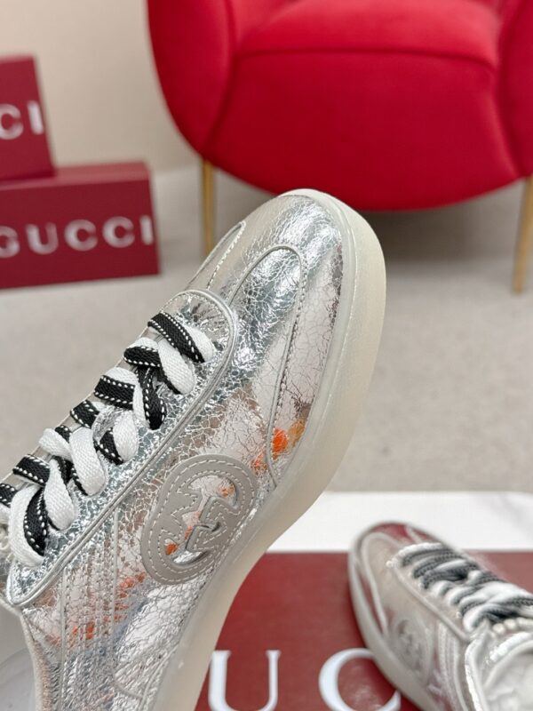 sy_no_BE1CFD3C5428D2F342FC578034C4BFFF_7 Gucci B Sneaker Metallic Silver Leather – Silver