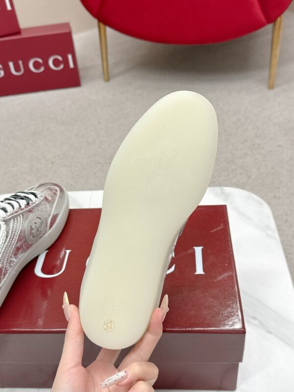 sy_no_BE1CFD3C5428D2F342FC578034C4BFFF_8 Gucci B Sneaker Metallic Silver Leather – Silver