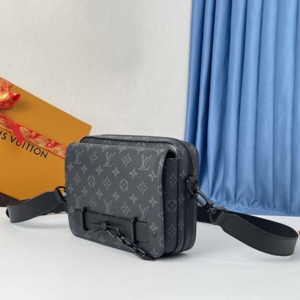 sy_no_BF4EF4C03186B1AF9276DC0A3544A1AD_1 Louis Vuitton Steamer Messenger Bag – New Classics Collection