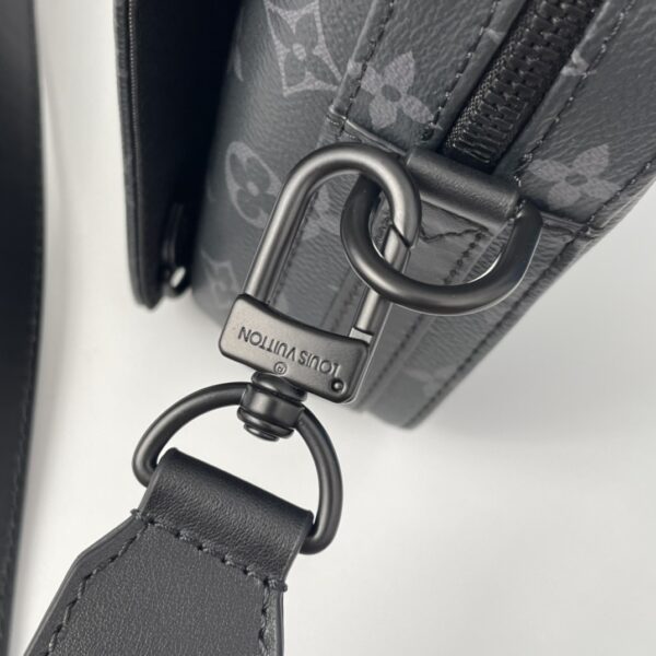 sy_no_BF4EF4C03186B1AF9276DC0A3544A1AD_6 Louis Vuitton Steamer Messenger Bag – New Classics Collection