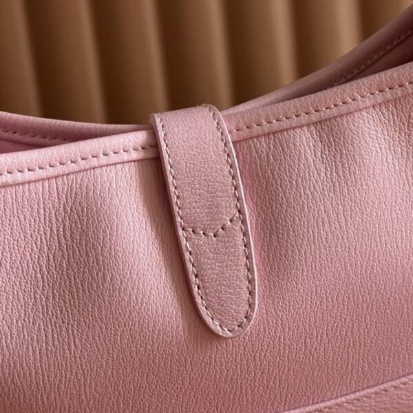 sy_no_BFAE4BE0DF6FAE7414C00E8DD97C0463_5 Soft Pink Jackie 1961 Shoulder / Underarm Bag