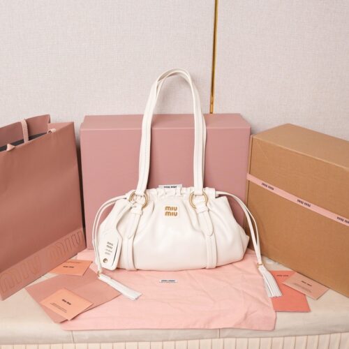 sy_no_C0DCE62C07E52E441484313A069A1600_0 White Archive-Inspired Drawstring Ruched Shoulder / Underarm Bag