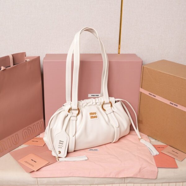 sy_no_C0DCE62C07E52E441484313A069A1600_1 White Archive-Inspired Drawstring Ruched Shoulder / Underarm Bag