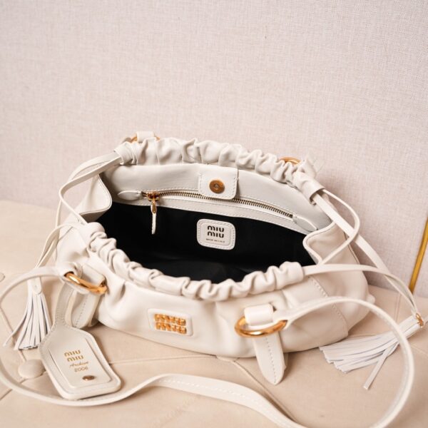 sy_no_C0DCE62C07E52E441484313A069A1600_8 White Archive-Inspired Drawstring Ruched Shoulder / Underarm Bag