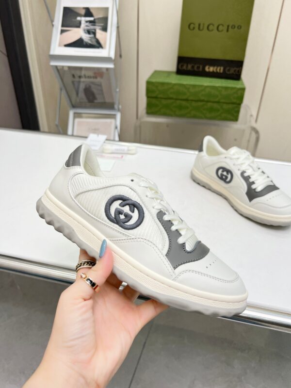 sy_no_C1D7E76E472274F3A4DD79D648607576_0 White & Gray Retro Tennis Sneakers
