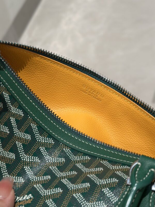 sy_no_C1DB047ED2D1C19F4E7463F26A7EF373_11 Goyard Bonbonnière Bag