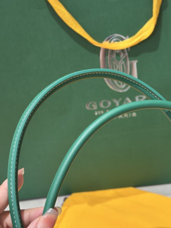 sy_no_C1DB047ED2D1C19F4E7463F26A7EF373_13 Goyard Bonbonnière Bag