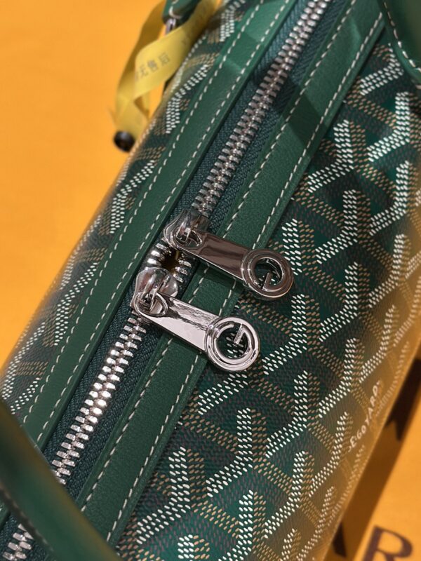 sy_no_C1DB047ED2D1C19F4E7463F26A7EF373_2 Goyard Bonbonnière Bag