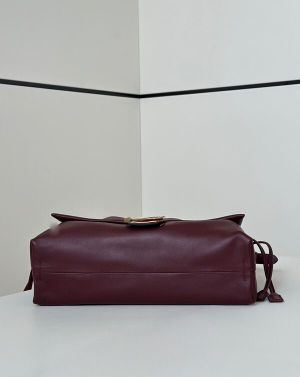 sy_no_C1E1250F009F2A09D27ACA52F136EF20_2 Fendi Mamma Baguette Large Shoulder Bag