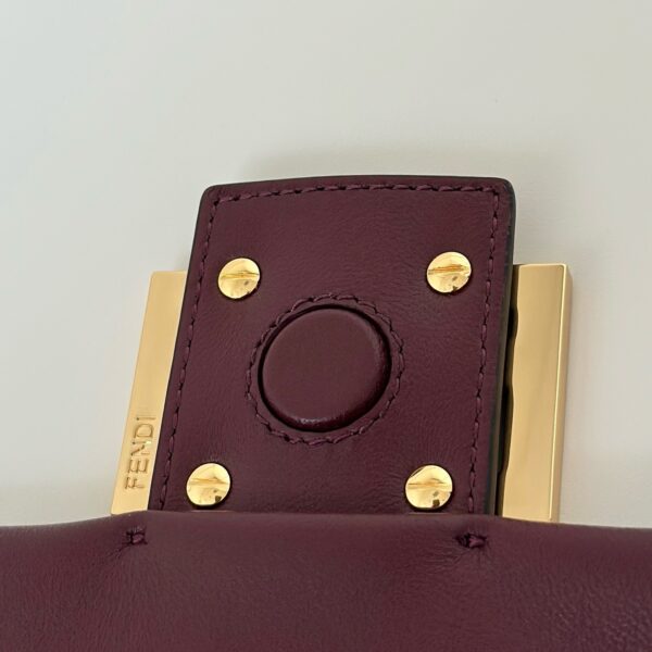 sy_no_C1E1250F009F2A09D27ACA52F136EF20_4 Fendi Mamma Baguette Large Shoulder Bag