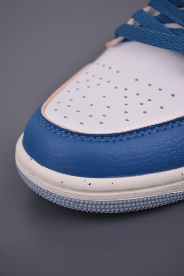 sy_no_C1E23A195B3DA36F4AF5E3EBC7E78F75_5 Air Jordan 1 Low – White / Deep Blue Retro Sneakers