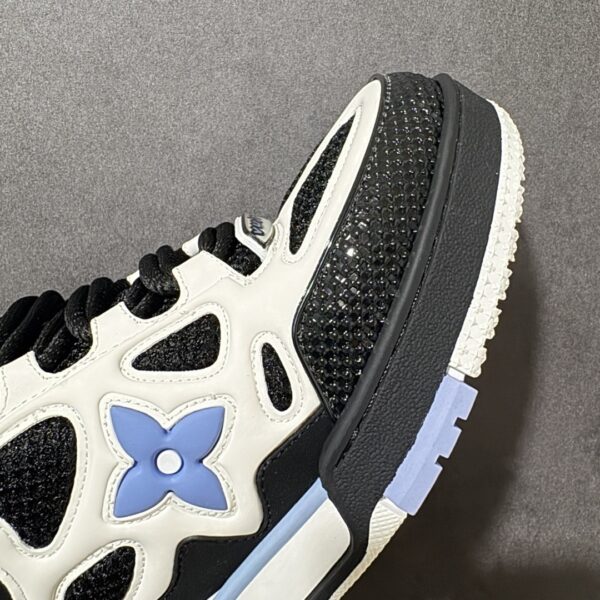 sy_no_C340483BC5F473360AE8A242100A5796_7 Black, White & Ice Blue Retro Skate Sneakers