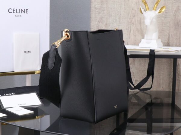 Sangle Bucket Bag – Versatile Everyday Style