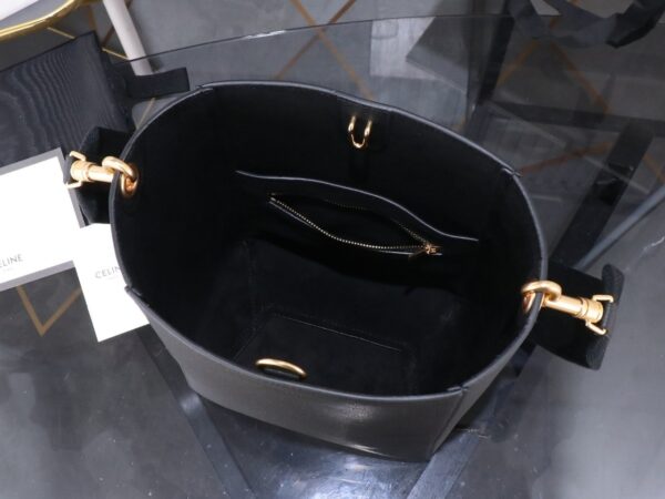 Sangle Bucket Bag – Versatile Everyday Style