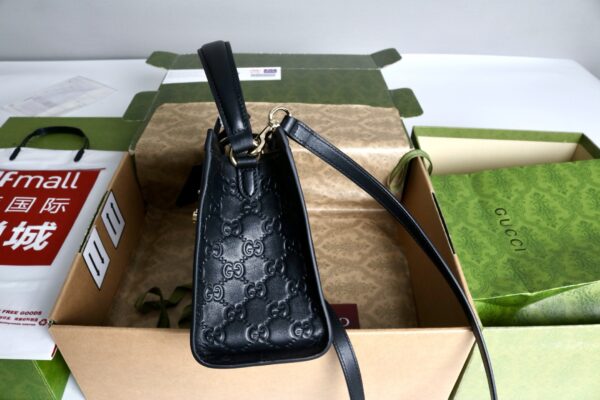 sy_no_C561CE865A700754EDBEDB7407B5FB37_2 Padlock Embossed Leather