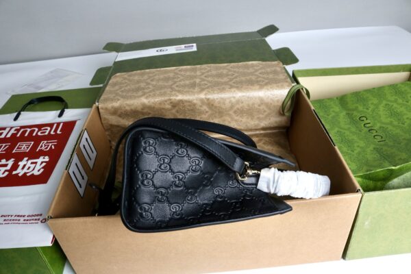 sy_no_C561CE865A700754EDBEDB7407B5FB37_5 Padlock Embossed Leather
