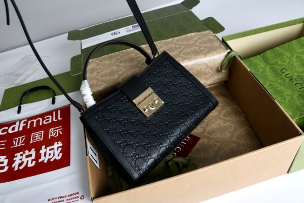 sy_no_C561CE865A700754EDBEDB7407B5FB37_9 Padlock Embossed Leather