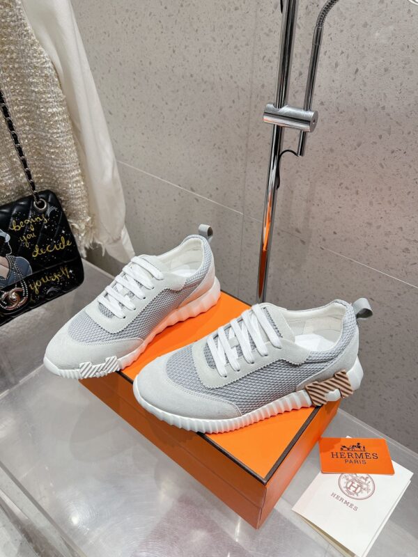 sy_no_C59BEEC42A190460B8240F94B2B753B8_2 Light Grey & Off-White Suede Mesh Lightweight Sneakers