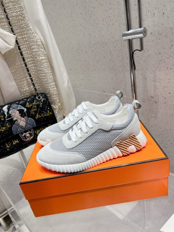sy_no_C59BEEC42A190460B8240F94B2B753B8_4 Light Grey & Off-White Suede Mesh Lightweight Sneakers