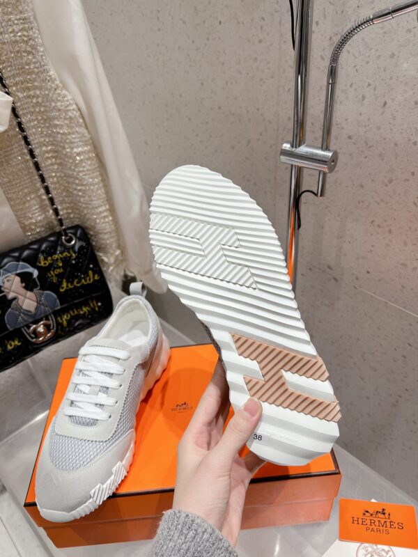sy_no_C59BEEC42A190460B8240F94B2B753B8_8 Light Grey & Off-White Suede Mesh Lightweight Sneakers