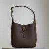 sy_no_C612DD409DB10097BC444834506B0598_0 LE 5 À 7 Underarm Bag – Pecan Brown