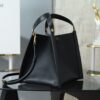 sy_no_C6580F9CD99A5E6E6B12C7EE1B34054F_3 CUBO Small Handbag – Structured Square Silhouette