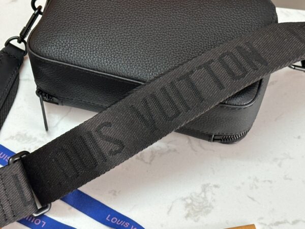 sy_no_C66DDCCBA52E143FCE6442CDB03E3329_5 Alpha Wearable Wallet – Grained Leather