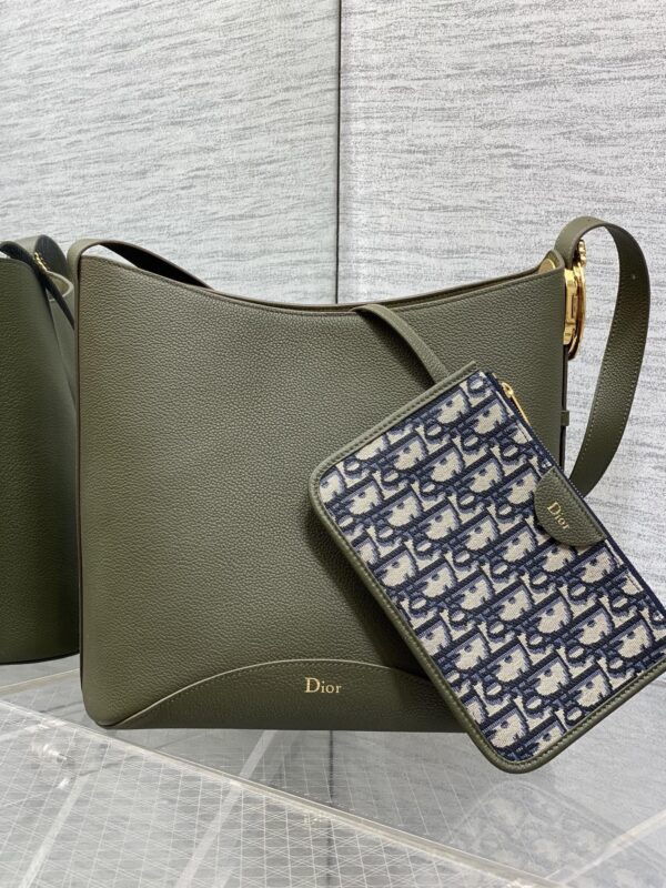 sy_no_C7DDF2FEA89348674A80867999E04921_0 Dior Medaillon Bucket Bag – New Spring/Summer Calfskin Shoulder Bag