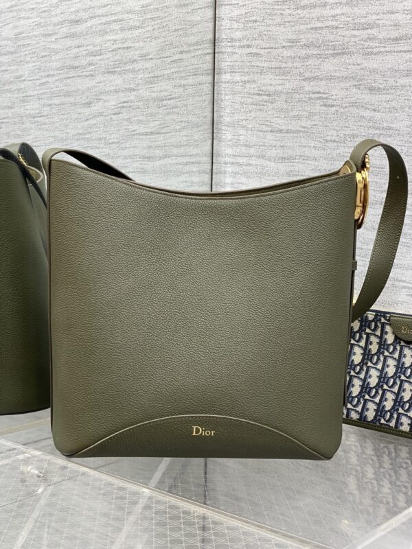 sy_no_C7DDF2FEA89348674A80867999E04921_1 Dior Medaillon Bucket Bag – New Spring/Summer Calfskin Shoulder Bag