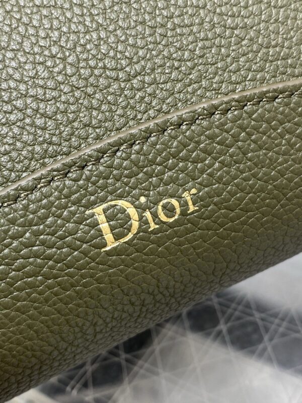 sy_no_C7DDF2FEA89348674A80867999E04921_2 Dior Medaillon Bucket Bag – New Spring/Summer Calfskin Shoulder Bag
