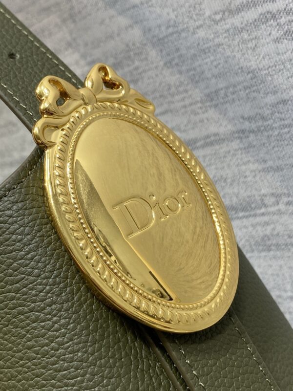 sy_no_C7DDF2FEA89348674A80867999E04921_3 Dior Medaillon Bucket Bag – New Spring/Summer Calfskin Shoulder Bag