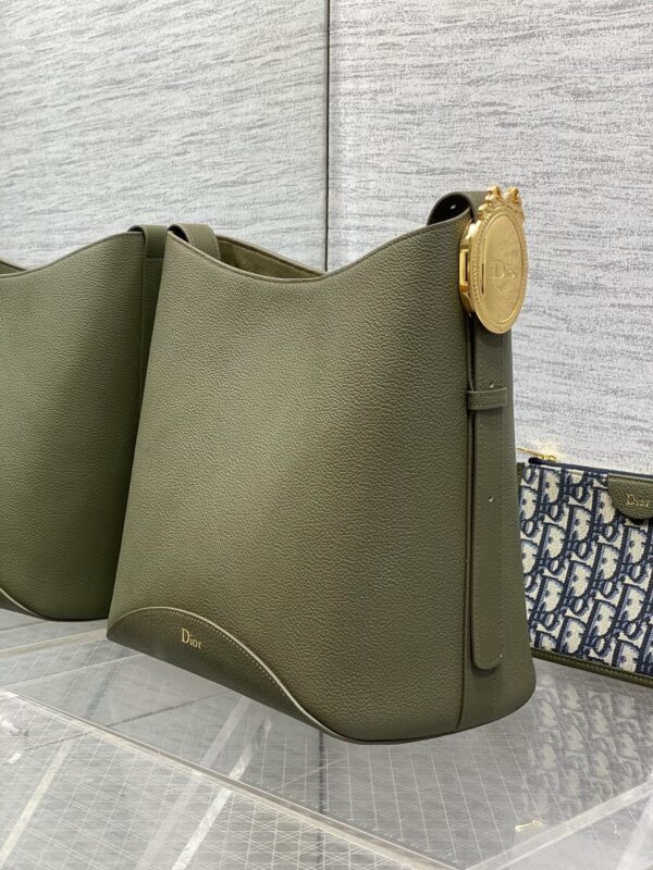 sy_no_C7DDF2FEA89348674A80867999E04921_5 Dior Medaillon Bucket Bag – New Spring/Summer Calfskin Shoulder Bag