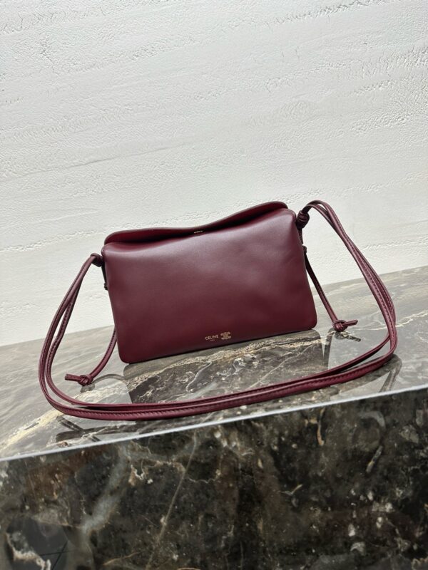 sy_no_CA7E6ACD012425DE6502A01AD414B3C7_0 Trio Flap Bag – Red